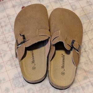 Girl's 13 Mules NWOT